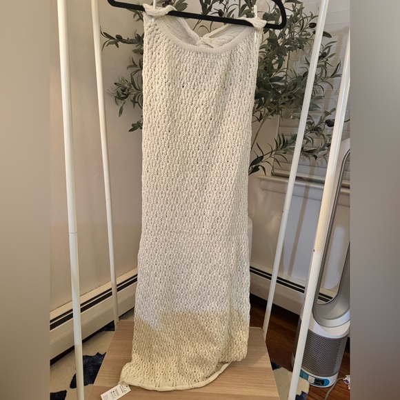 Cupshe coverup size XL
Crochet Sweetheart Twist Cutout Midi Dress - Picture 5 of 14